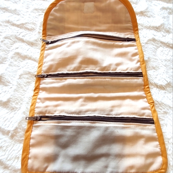 Vintage Handmade Jewelry Travel Case w/3 Zipper pockets & long interior pouch. - Picture 3 of 5